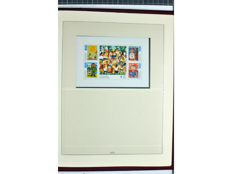 1949/90, überkomplette postfrische Sammlung meist aus der linken oberen Bogenecke, zusätzlich mit einigen bessern Farben und 