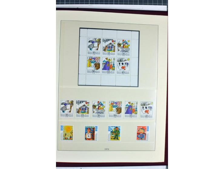 1949/90, überkomplette postfrische Sammlung meist aus der linken oberen Bogenecke, zusätzlich mit einigen bessern Farben und 