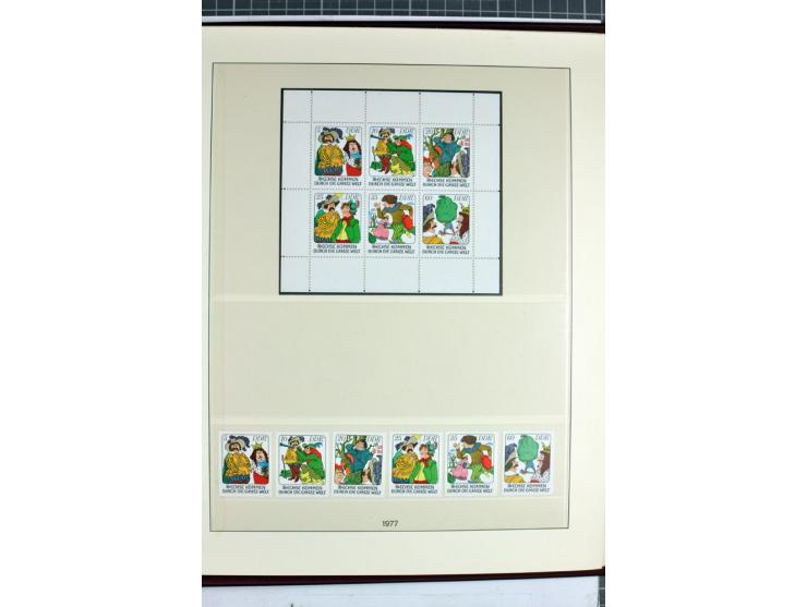 1949/90, überkomplette postfrische Sammlung meist aus der linken oberen Bogenecke, zusätzlich mit einigen bessern Farben und 