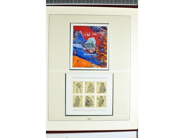 1949/90, überkomplette postfrische Sammlung meist aus der linken oberen Bogenecke, zusätzlich mit einigen bessern Farben und 