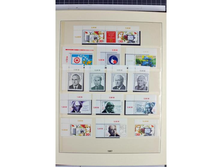 1949/90, überkomplette postfrische Sammlung meist aus der linken oberen Bogenecke, zusätzlich mit einigen bessern Farben und 