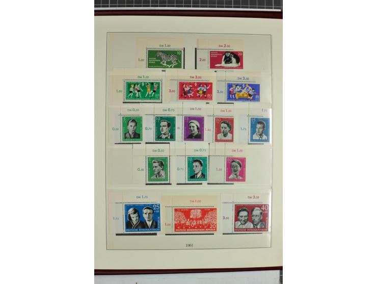1949/90, überkomplette postfrische Sammlung meist aus der linken oberen Bogenecke, zusätzlich mit einigen bessern Farben und 