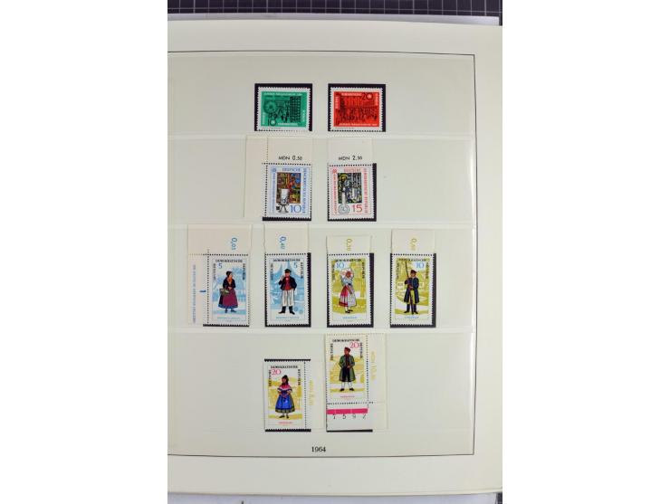 1949/90, überkomplette postfrische Sammlung meist aus der linken oberen Bogenecke, zusätzlich mit einigen bessern Farben und 