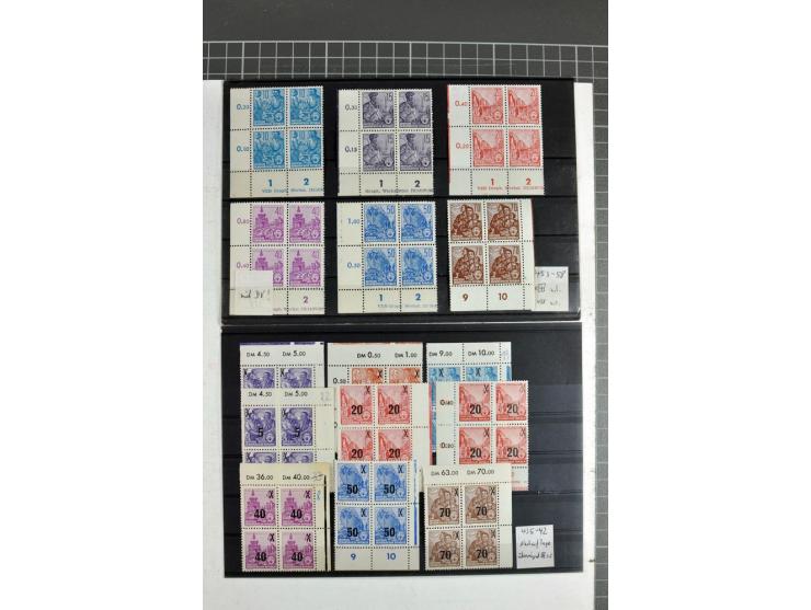 1950/90, postfrische Partie mit Eckrand-Viererblocks, dabei Mi.-Nr. 251-55, 322-26, 327-41, 362-79 (je 2), 405-22 etc, teils 