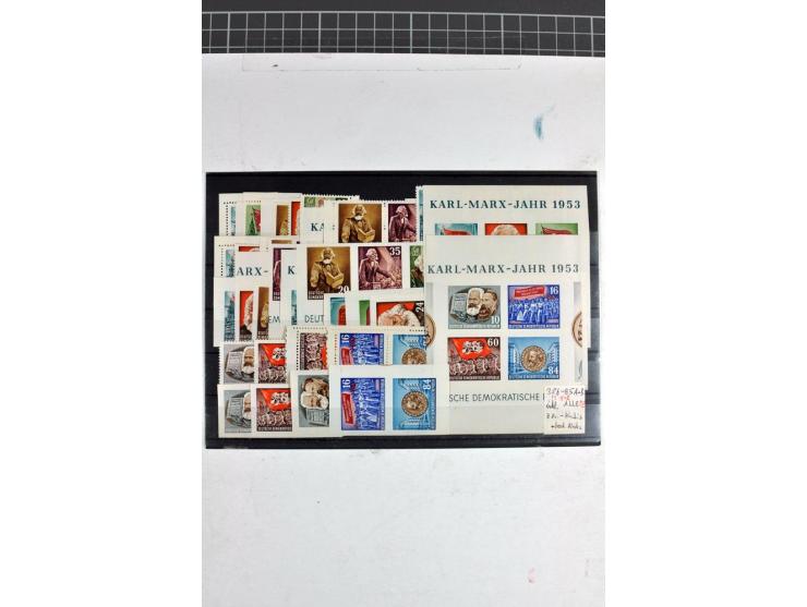 1953, alle Zusammendrucke aus gezähnten und geschnitten Marx-Blocks im Wz. 2YII, zusätzlich mit Einzelmarken und Herzstücken,