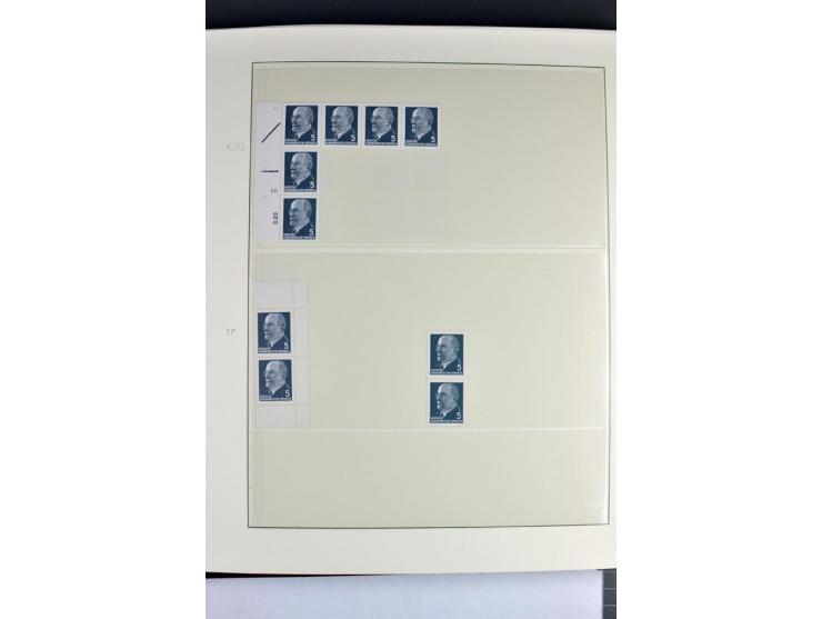 1961/71, postfrische Spezialsammlung der Ausgabe Ulbricht, dabei Plattenfehler, Papiersorten, Oberrand-Varianten, Wasserzeich