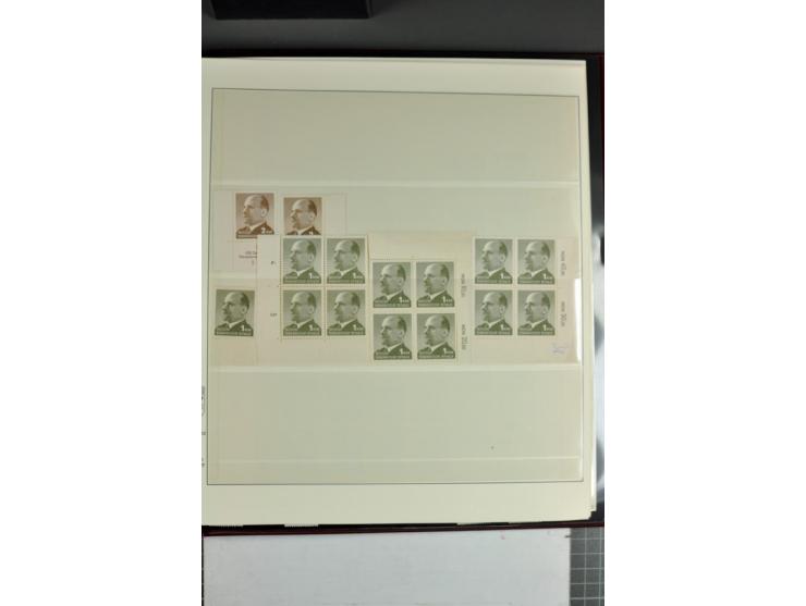 1961/71, postfrische Spezialsammlung der Ausgabe Ulbricht, dabei Plattenfehler, Papiersorten, Oberrand-Varianten, Wasserzeich