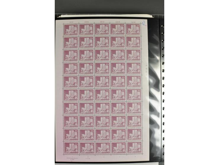 1973/74, postfrische Bogen-Sammlung der Ausgabe Aufbau in der DDR im Großformat, dabei überkompletter Druckbogensatz mit FN 1