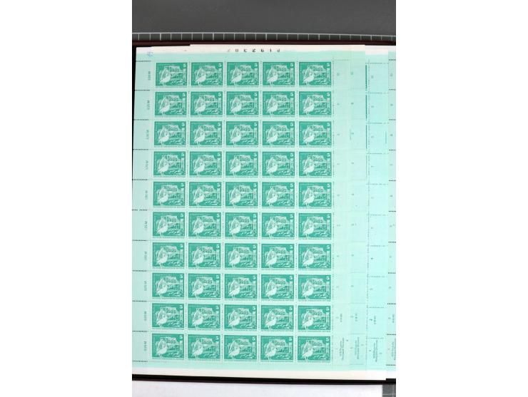 1973/74, postfrische Bogen-Sammlung der Ausgabe Aufbau in der DDR im Großformat, dabei überkompletter Druckbogensatz mit FN 1