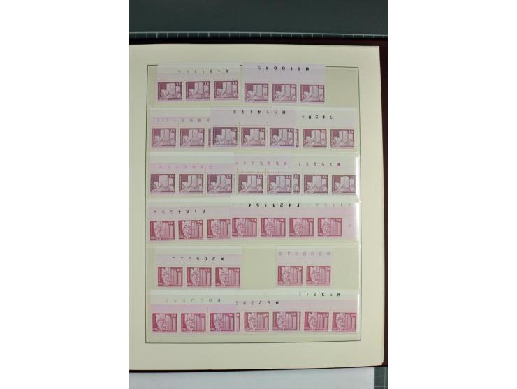 1973/81, postfrische Spezialsammlung der Ausgabe Aufbau in der DDR im Großformat und Kleinformat, dabei Typen, Papiersorten, 