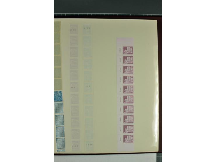 1973/81, postfrische Spezialsammlung der Ausgabe Aufbau in der DDR im Großformat und Kleinformat, dabei Typen, Papiersorten, 