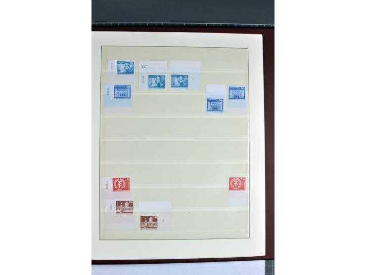 1973/81, postfrische Spezialsammlung der Ausgabe Aufbau in der DDR im Großformat und Kleinformat, dabei Typen, Papiersorten, 