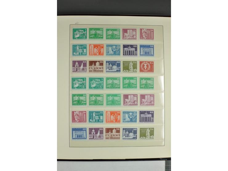 1973/81, postfrische Spezialsammlung der Ausgabe Aufbau in der DDR im Großformat und Kleinformat, dabei Typen, Papiersorten, 