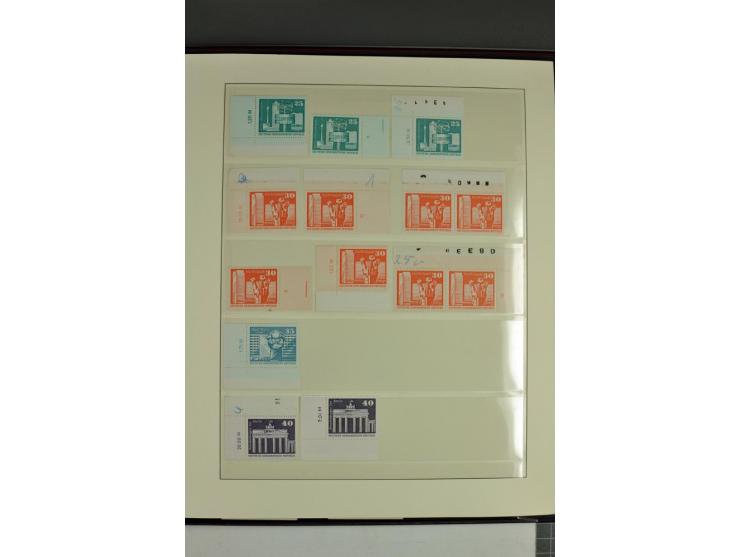 1973/81, postfrische Spezialsammlung der Ausgabe Aufbau in der DDR im Großformat und Kleinformat, dabei Typen, Papiersorten, 
