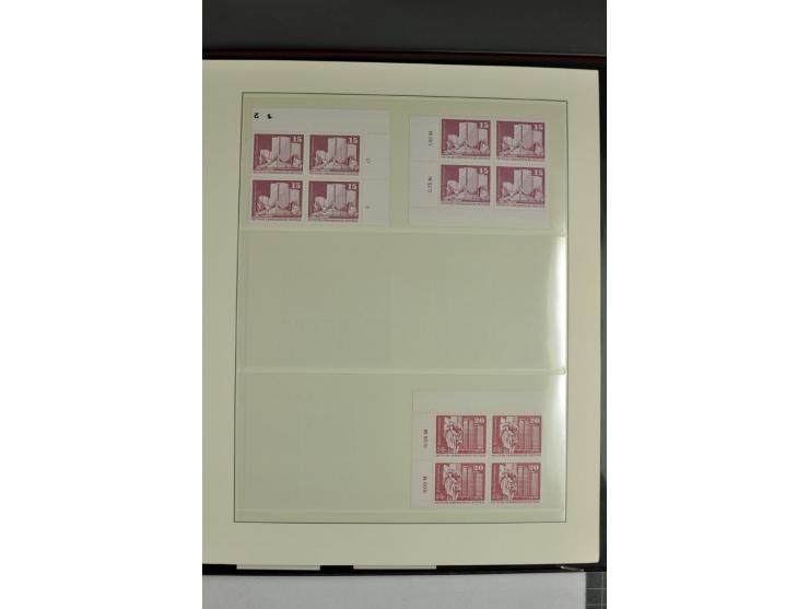 1973/81, postfrische Spezialsammlung der Ausgabe Aufbau in der DDR im Großformat und Kleinformat, dabei Typen, Papiersorten, 