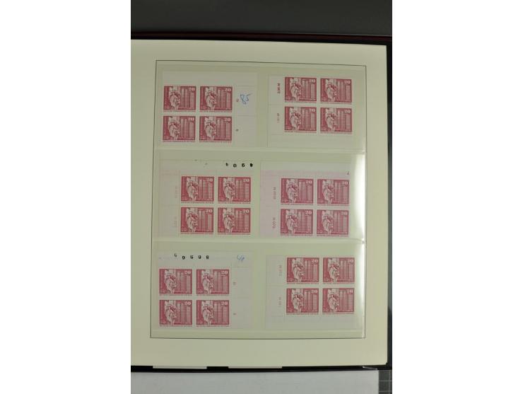 1973/81, postfrische Spezialsammlung der Ausgabe Aufbau in der DDR im Großformat und Kleinformat, dabei Typen, Papiersorten, 