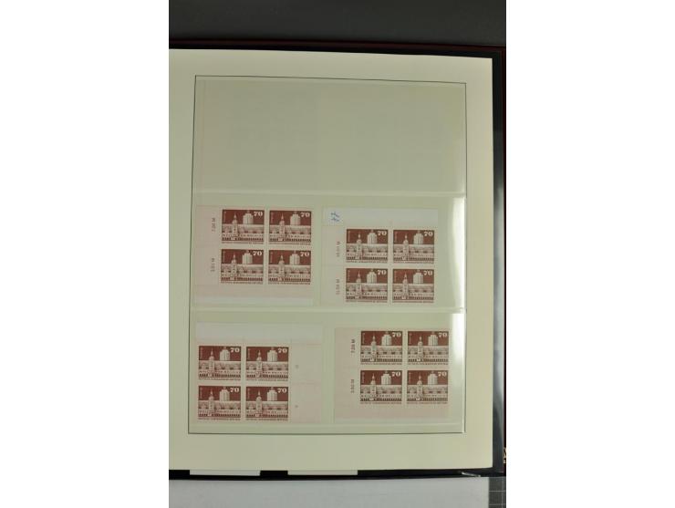1973/81, postfrische Spezialsammlung der Ausgabe Aufbau in der DDR im Großformat und Kleinformat, dabei Typen, Papiersorten, 