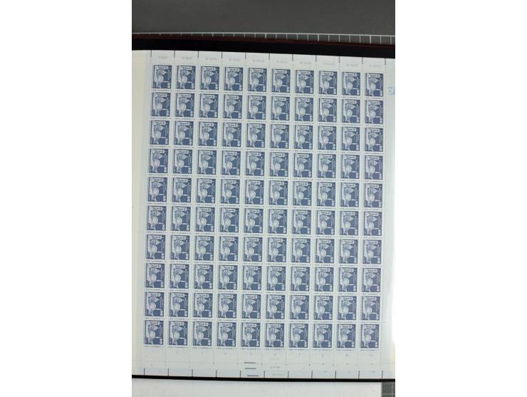 1980/81, postfrische Bogen-Sammlung der Ausgabe Aufbau in der DDR im Kleinformat, dabei überkompletter Bogensatz von 90 Bögen