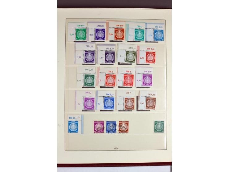 DIENSTMARKEN: 1954/65, postfrische Sammlung mit Mi.-Nr. A 1-17 einheitlich aus der linken oberen Bogenecke, 22xI XII, 29-33y,