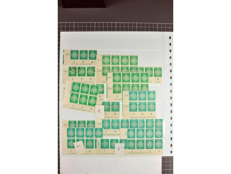 DIENSTMARKEN: 1954/65, postfrische und gestempelte Sammlung der Druckvermerke teils in 6er- oder 8er-Blocks, dabei Mi.-Nr. 1-