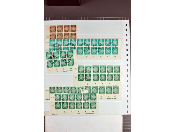 DIENSTMARKEN: 1954/65, postfrische und gestempelte Sammlung der Druckvermerke teils in 6er- oder 8er-Blocks, dabei Mi.-Nr. 1-