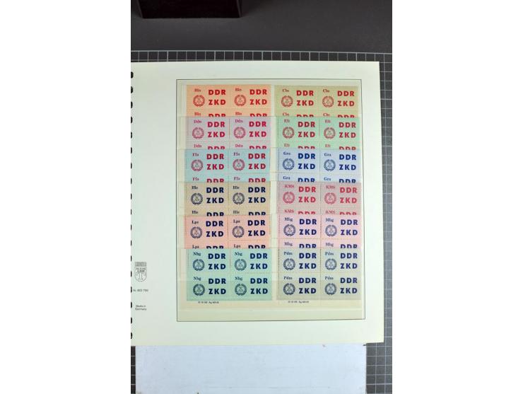 DIENSTMARKEN: 1954/65, postfrische und gestempelte Sammlung der Druckvermerke teils in 6er- oder 8er-Blocks, dabei Mi.-Nr. 1-