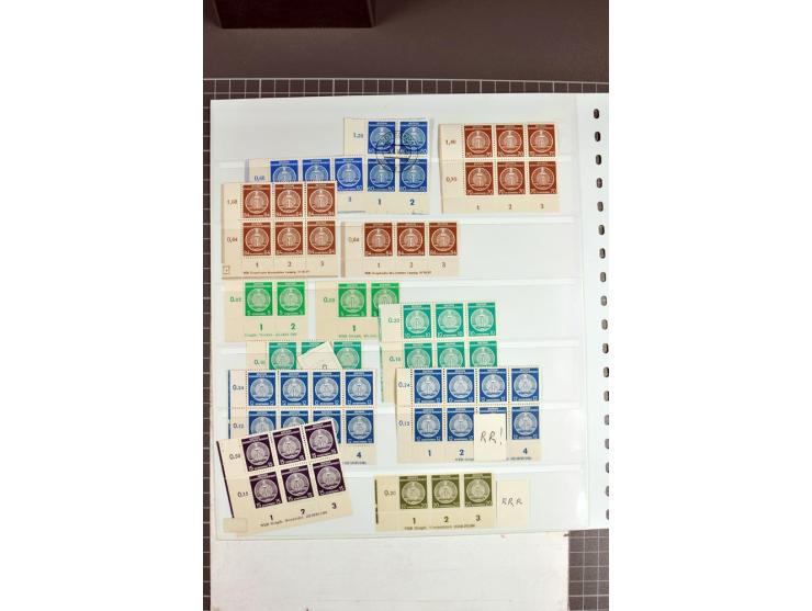 DIENSTMARKEN: 1954/65, postfrische und gestempelte Sammlung der Druckvermerke teils in 6er- oder 8er-Blocks, dabei Mi.-Nr. 1-