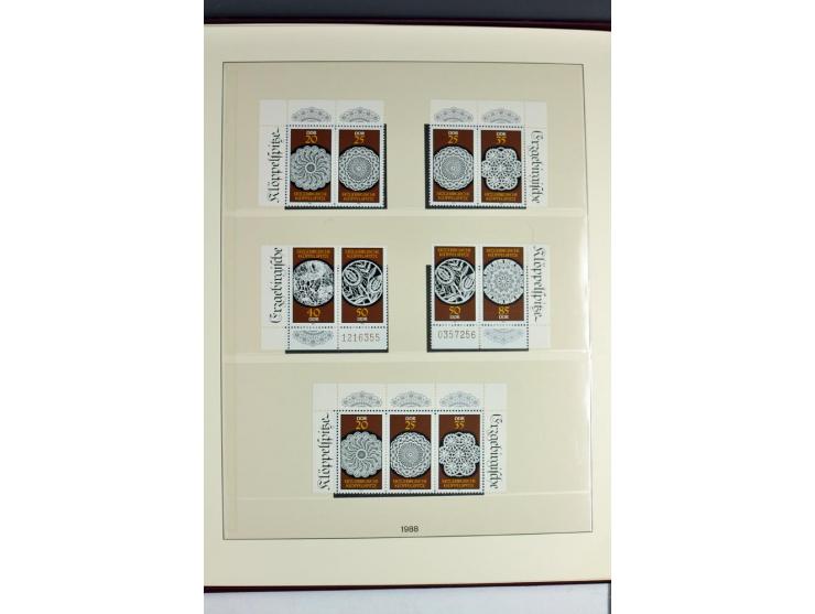 1953/90, überkomplette postfrische Zusammendruck-Sammlung, dabei auch aus Blocks und Kleinbogen ab Marx gezähnt und geschnitt