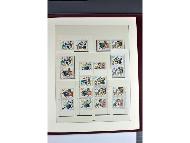 1953/90, überkomplette postfrische Zusammendruck-Sammlung, dabei auch aus Blocks und Kleinbogen ab Marx gezähnt und geschnitt