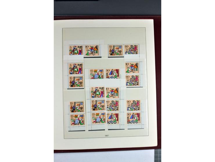 1953/90, überkomplette postfrische Zusammendruck-Sammlung, dabei auch aus Blocks und Kleinbogen ab Marx gezähnt und geschnitt