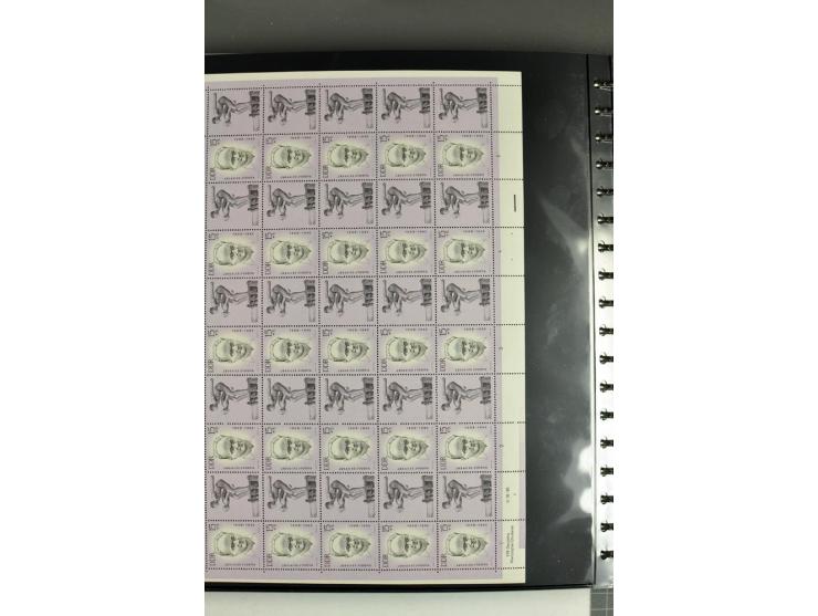 1959/90, umfangreiche postfrische Sammlung der Zusammendruck-Bogen nach Formnummern und Rand-Varianten spezialisiert, dabei D