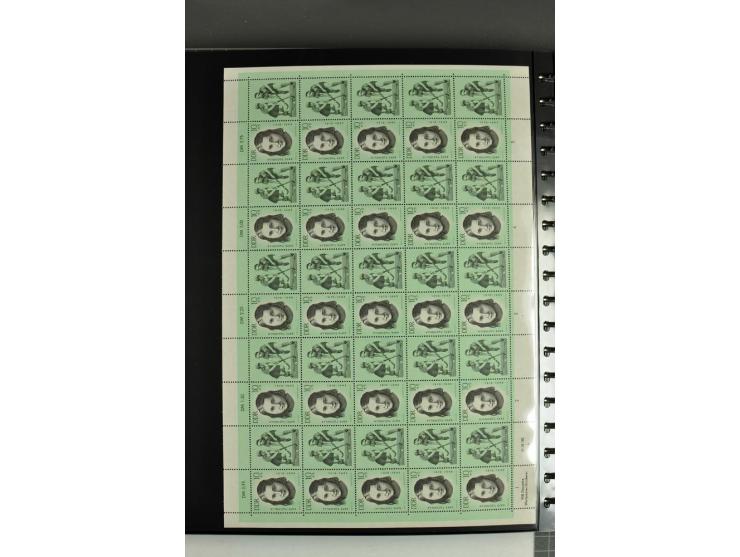 1959/90, umfangreiche postfrische Sammlung der Zusammendruck-Bogen nach Formnummern und Rand-Varianten spezialisiert, dabei D