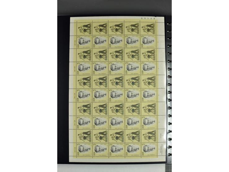 1959/90, umfangreiche postfrische Sammlung der Zusammendruck-Bogen nach Formnummern und Rand-Varianten spezialisiert, dabei D