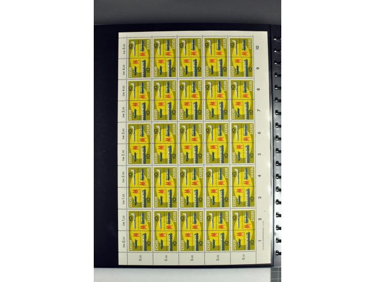1959/90, umfangreiche postfrische Sammlung der Zusammendruck-Bogen nach Formnummern und Rand-Varianten spezialisiert, dabei D