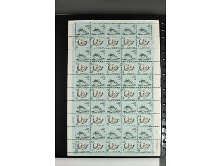 1959/90, umfangreiche postfrische Sammlung der Zusammendruck-Bogen nach Formnummern und Rand-Varianten spezialisiert, dabei D