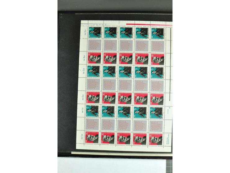 1959/90, umfangreiche postfrische Sammlung der Zusammendruck-Bogen nach Formnummern und Rand-Varianten spezialisiert, dabei D