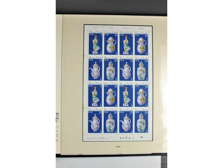 1959/90, umfangreiche postfrische Sammlung der Zusammendruck-Bogen nach Formnummern und Rand-Varianten spezialisiert, dabei D