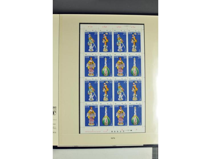1959/90, umfangreiche postfrische Sammlung der Zusammendruck-Bogen nach Formnummern und Rand-Varianten spezialisiert, dabei D