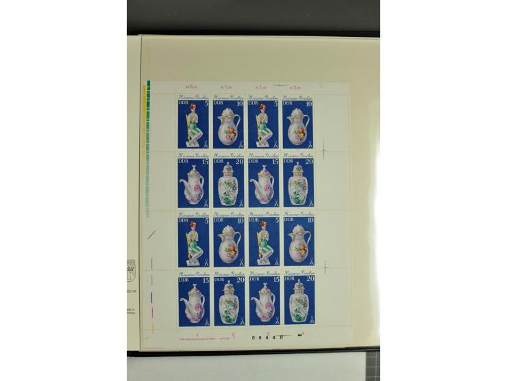 1959/90, umfangreiche postfrische Sammlung der Zusammendruck-Bogen nach Formnummern und Rand-Varianten spezialisiert, dabei D
