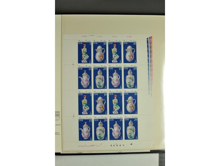 1959/90, umfangreiche postfrische Sammlung der Zusammendruck-Bogen nach Formnummern und Rand-Varianten spezialisiert, dabei D