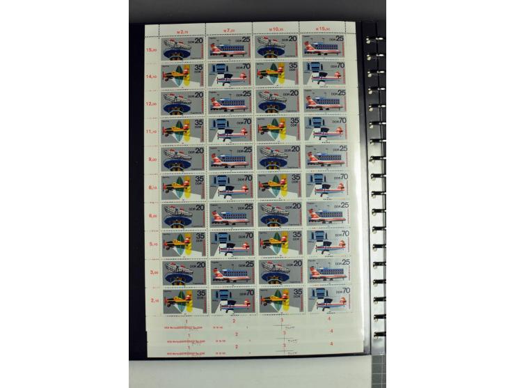 1959/90, umfangreiche postfrische Sammlung der Zusammendruck-Bogen nach Formnummern und Rand-Varianten spezialisiert, dabei D