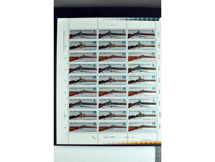 1959/90, umfangreiche postfrische Sammlung der Zusammendruck-Bogen nach Formnummern und Rand-Varianten spezialisiert, dabei D