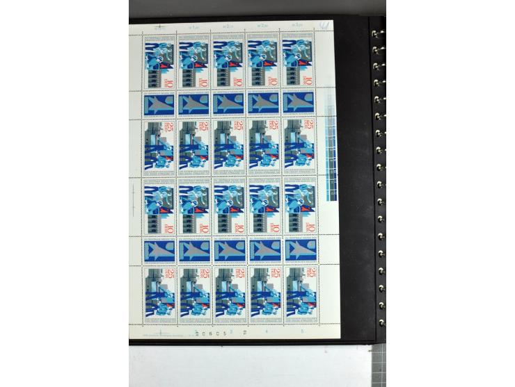 1959/90, umfangreiche postfrische Sammlung der Zusammendruck-Bogen nach Formnummern und Rand-Varianten spezialisiert, dabei D