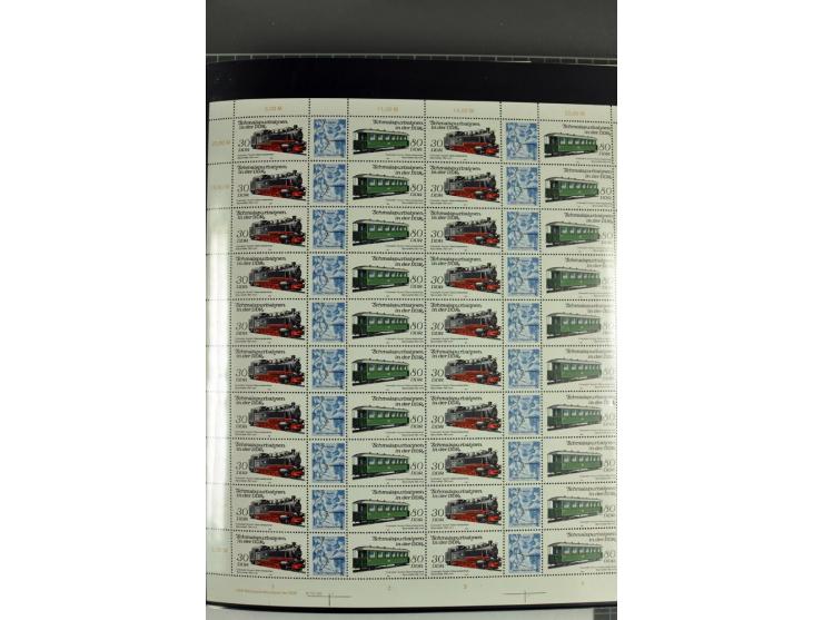 1959/90, umfangreiche postfrische Sammlung der Zusammendruck-Bogen nach Formnummern und Rand-Varianten spezialisiert, dabei D