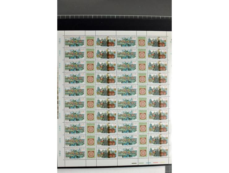 1959/90, umfangreiche postfrische Sammlung der Zusammendruck-Bogen nach Formnummern und Rand-Varianten spezialisiert, dabei D