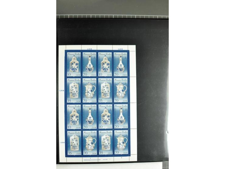 1959/90, umfangreiche postfrische Sammlung der Zusammendruck-Bogen nach Formnummern und Rand-Varianten spezialisiert, dabei D