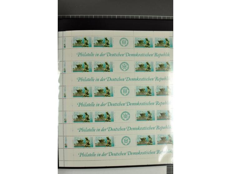 1959/90, umfangreiche postfrische Sammlung der Zusammendruck-Bogen nach Formnummern und Rand-Varianten spezialisiert, dabei D