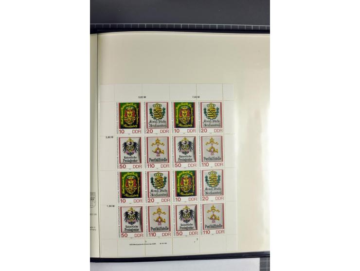 1959/90, umfangreiche postfrische Sammlung der Zusammendruck-Bogen nach Formnummern und Rand-Varianten spezialisiert, dabei D