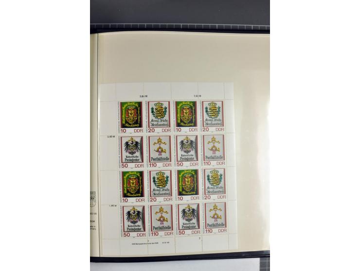 1959/90, umfangreiche postfrische Sammlung der Zusammendruck-Bogen nach Formnummern und Rand-Varianten spezialisiert, dabei D
