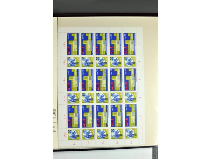 1959/90, umfangreiche postfrische Sammlung der Zusammendruck-Bogen nach Formnummern und Rand-Varianten spezialisiert, dabei D